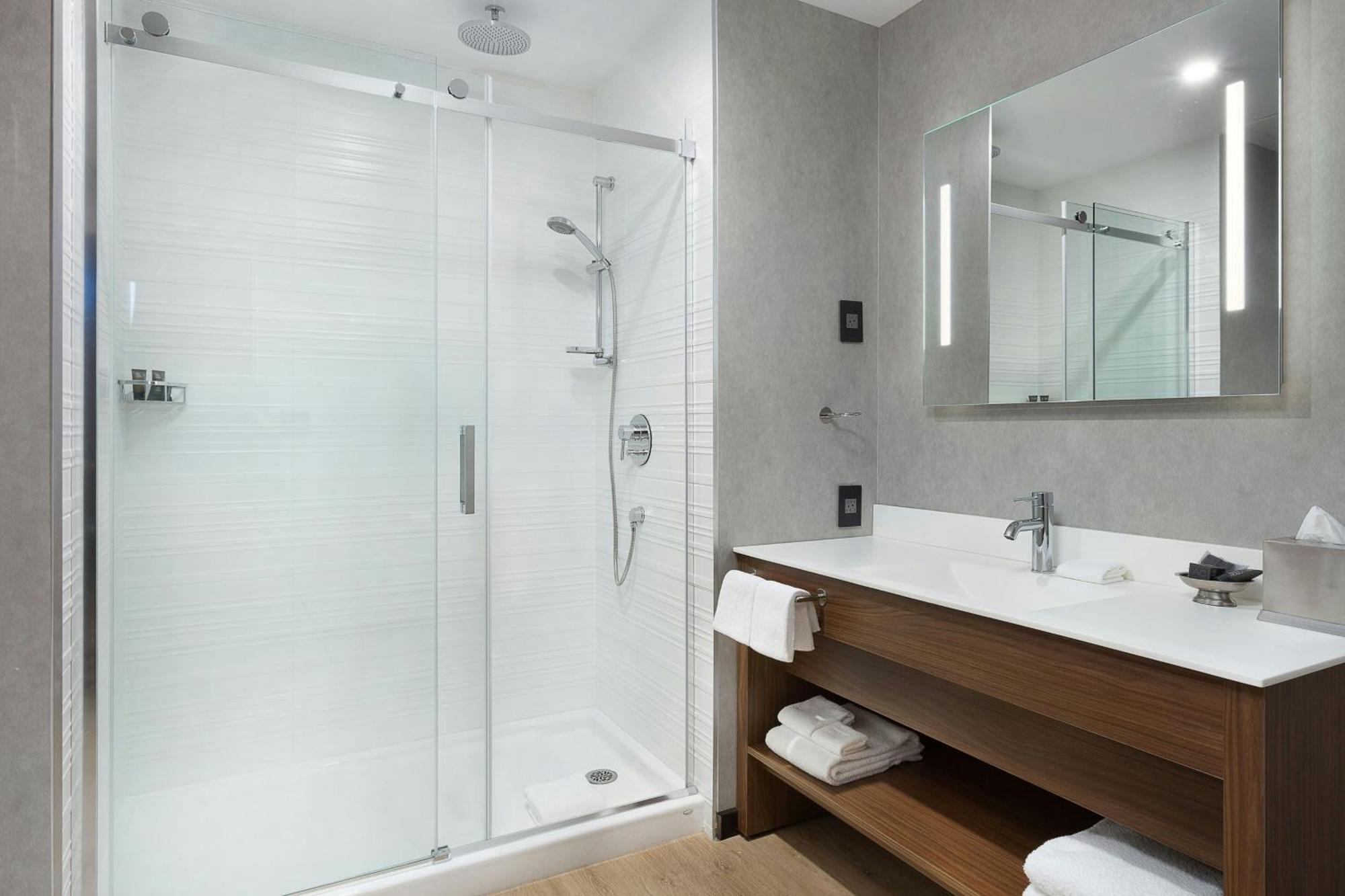 Ac Hotel By Marriott Ottawa Downtown Екстериор снимка
