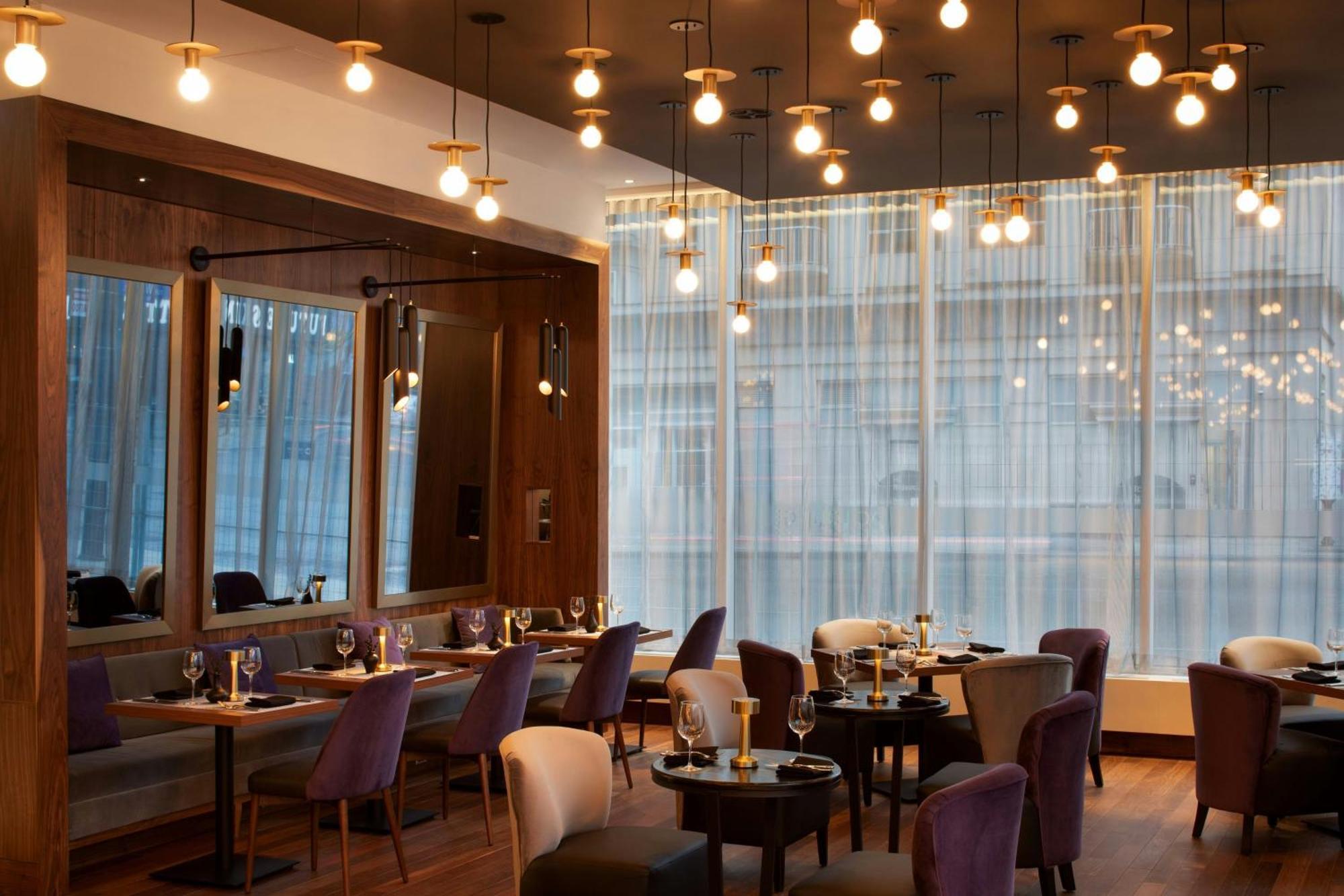 Ac Hotel By Marriott Ottawa Downtown Екстериор снимка