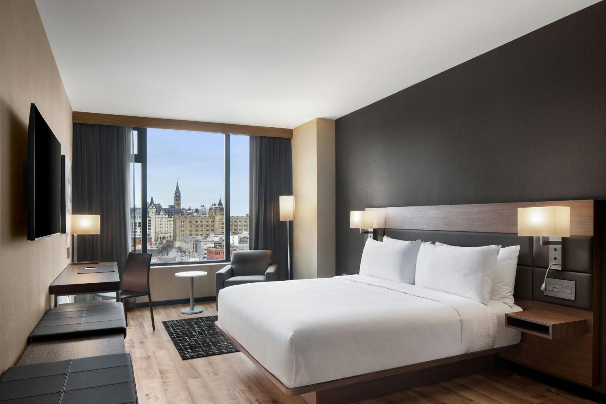 Ac Hotel By Marriott Ottawa Downtown Екстериор снимка